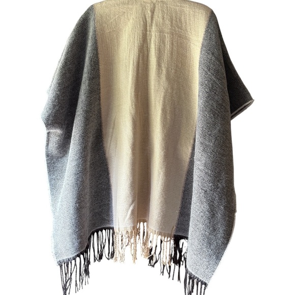 Colorblock Fringe Poncho Wrap NWT black cream gray - Picture 3 of 7